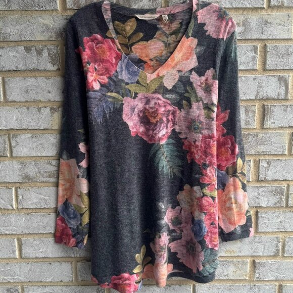 Soft Surroundings Long Sleeve V-Neck Midnight Bloom Floral Sweater Size S - Picture 1 of 8